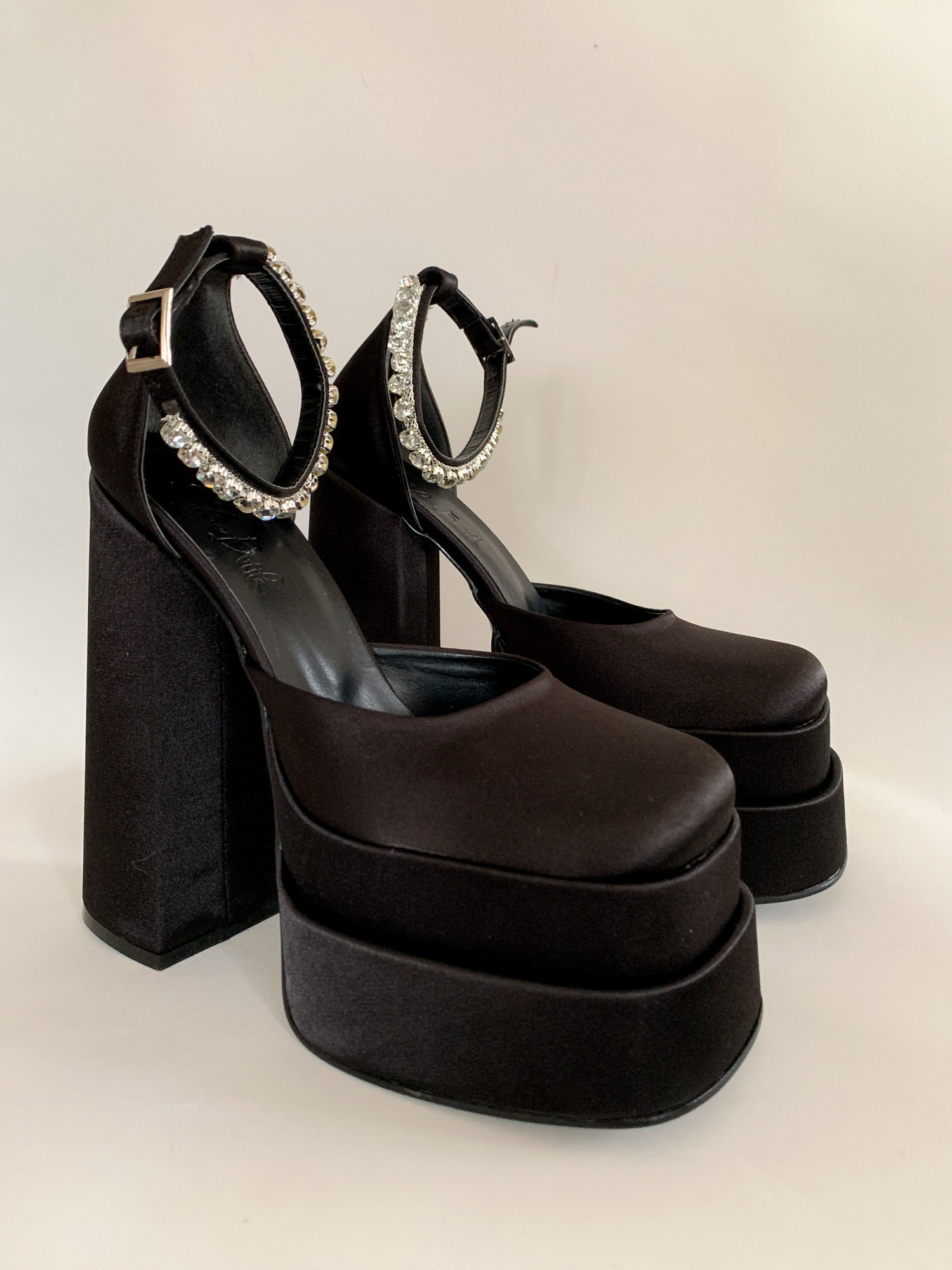 Black Spiked Rubber Platform Sandals  Platform clogs, Black platform  shoes, Platform high heel shoes
