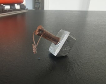 Mjolnir - Imán para nevera con martillo de Thor