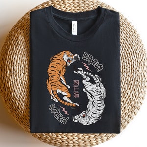 Brave &Fierce Tiger T-Shirt, Vintage Tiger Shirt, Tiger Liebhaber T-Shirt, Positivity Shirt, Brave Shirt, Wild tshirt, Vintage Shirt