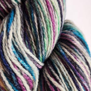 Fil teint à la main, laine mérinos biologique DK Light Worsted Waterfall