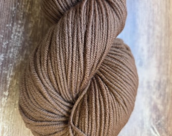 Hilo Superwash Merino Plymouth, 100% lana, grosor worsted.