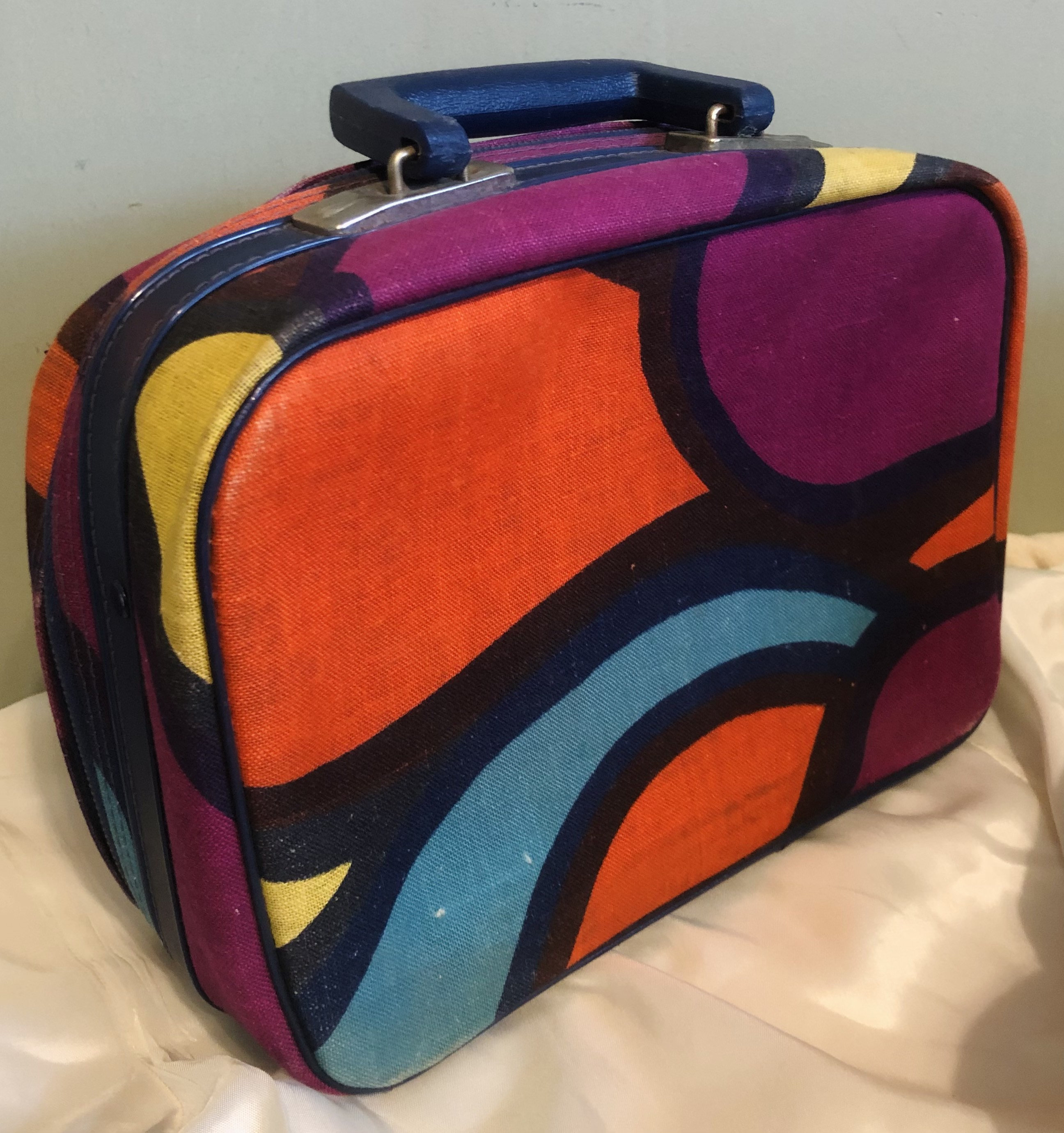Vintage 1960s Mod Color Block Travel 