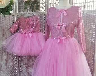 Vestidos de tutú con lentejuelas rosas a juego para mamá e hija