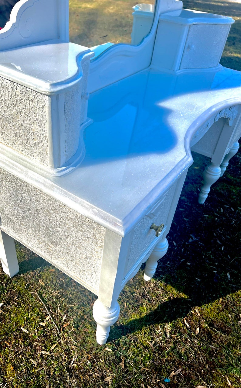 Sold/vintage White Vanity/resin Top/queen of Diamonds Vanity/sold Etsy