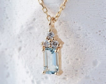 Gold Baguette Aquamarine Diamond Necklace