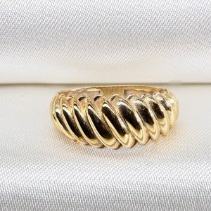 Minimalistischer Croissant Gold Bandring - Zierlicher Schmuck