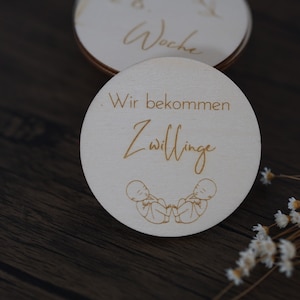 Meilensteinkarten für die Zwillingsschwangerschaft, 28 Motive auf 14 Holzplättchen inklusive . Stoffbeutel | Schwanger