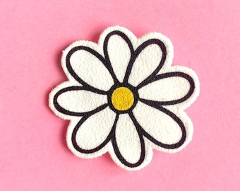 Joyful Daisy Pin - Fun Flower Brooch - Budget-Friendly Present for Best Friend