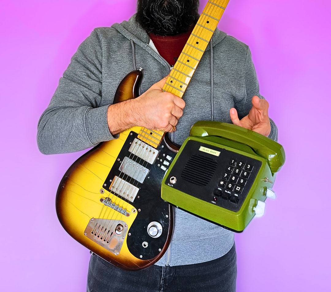 OLIVE RUBY TC Portable Guitar Amp With Built in Tremolo and Microphone