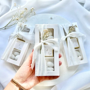 Geschenkbox mit Zuckermandeln und Schokolade Gastgeschenk Hochzeit