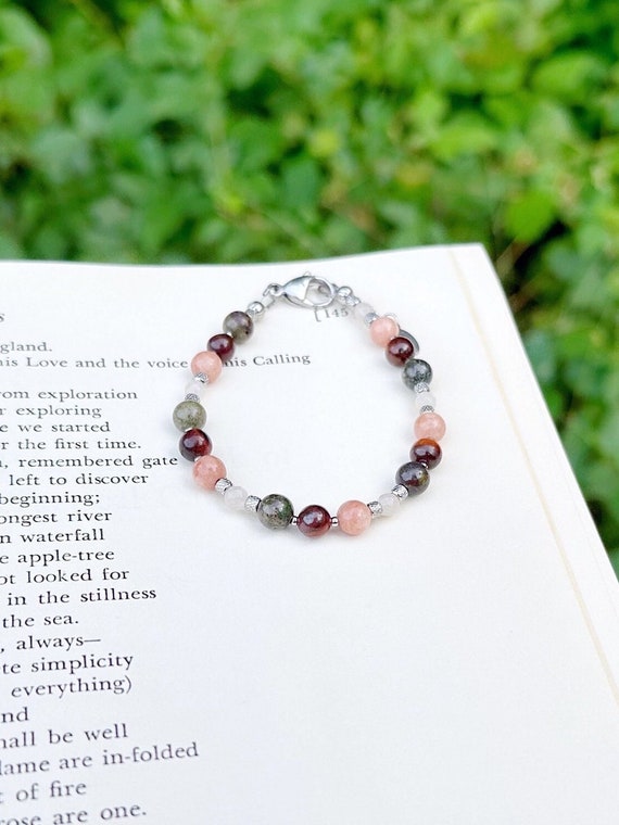 Semi Precious Stone & Metal Ball Bracelet - Silver/Green Semi Precious Stone & Metal Ball Bracelet - Silver/Green