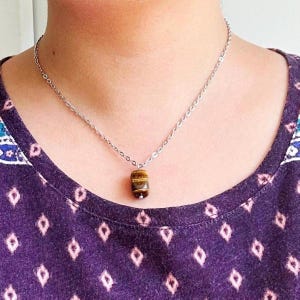Rowen | Tiger Eye Pendant Necklace – Stainless Steel Chain – Natural Stone Jewelry – Minimalist Necklace – Healing Gemstone Gift