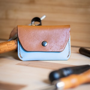 Leather card holder with snap "BOSTON"