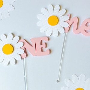Daisy Cake Topper,Groovy One Birthday Cake Topper, Four cake topper, 70’s theme cake topper, 70’s birthday party, First Birthday, Daisy Cake