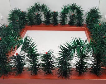 Christmas Feather Tree Fence - Hunter Green Stiff Feathers/Red Berries - 12&quot; x 5&quot; - 4 pcs