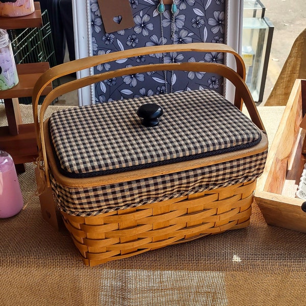 RARE Longaberger Lunchbox Basket with Linders and Lid, 2005 Lunchbox Basket, SIGNED