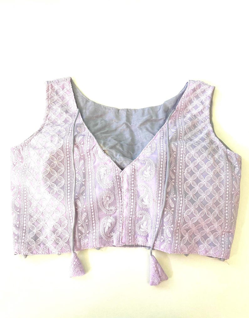 Camicetta Saree in Georgette Chikankari lavanda / Top corto Sari indiano senza maniche / Choli immagine 2