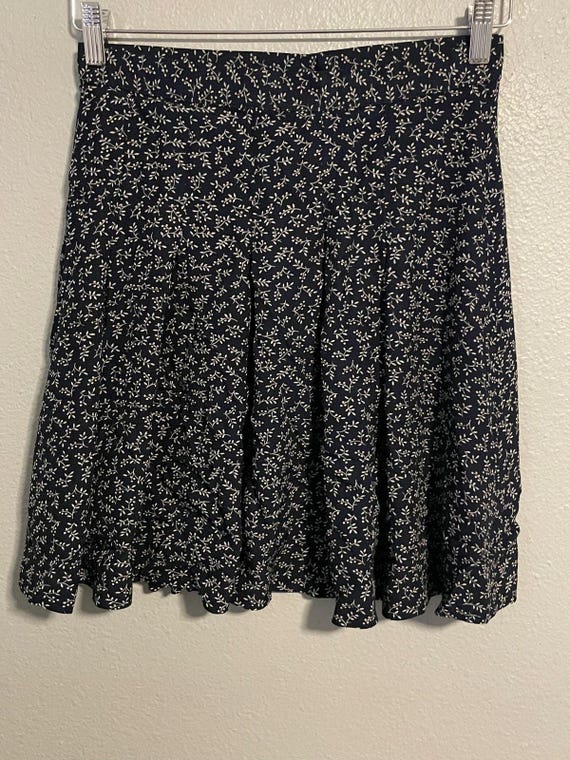 Laura Ashley, Vintage Laura Ashley Skirt Womens 10 Blue Floral Pleated Cottagecore 90s READ