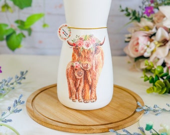 Highland Cow Hand Decoupaged Glass Vase,Home Decor,Gift for her,Gift for Mum,Birthday Gift,New Home Gift.Highland cow gift, Cow design.