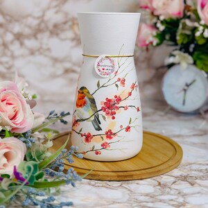 Robin Bird,Handmade Decoupaged Glass Vase,Animal vase ,Home Decor,Gift for her,Gift for Mum,Birthday Gift,New Home Gift. image 3