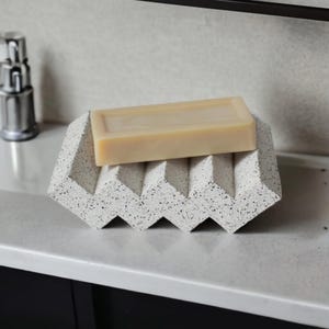 Wavy Zig-Zag Soap Dish – Minimal Handmade Bathroom Decor & Gift, Jesmonite Speckled Stone Effect