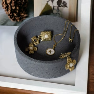 Small Cylinder Catch-All Tray – Handmade Jesmonite Trinket Dish, Eco-Friendly Home Decor & Gift, Speckled Stone Effect