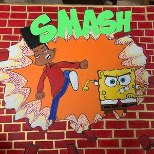 Peut inclure: Une peinture sur toile carr&eacute;e repr&eacute;sentant un mur de briques rouges en train d'&ecirc;tre fracass&eacute;. Le mot SMASH est &eacute;crit en grandes lettres vertes en haut. &Agrave; l'int&eacute;rieur du trou, un personnage de dessin anim&eacute; en sweat rouge et Bob l'&eacute;ponge apparaissent.