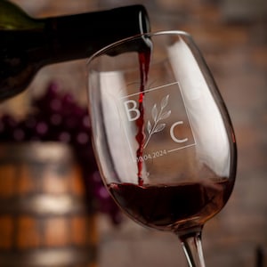 Custom Engraved Name Wine Glass, Wine Glass For Couples, Bachelor Party Gifts, Wedding Favors, Personalized Wine Cups, Gift For Couples