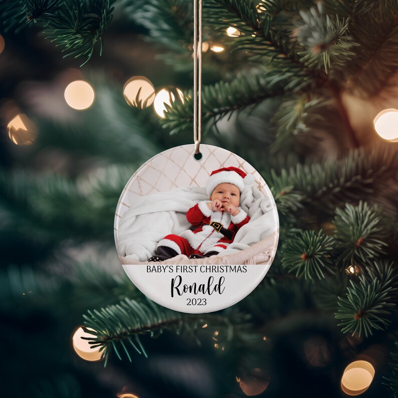 Adorno navideño personalizado para la primera Navidad del bebé, regalos de recuerdo para bebés, adorno navideño familiar, regalos para la primera Navidad, adorno con foto personalizada imagen 9