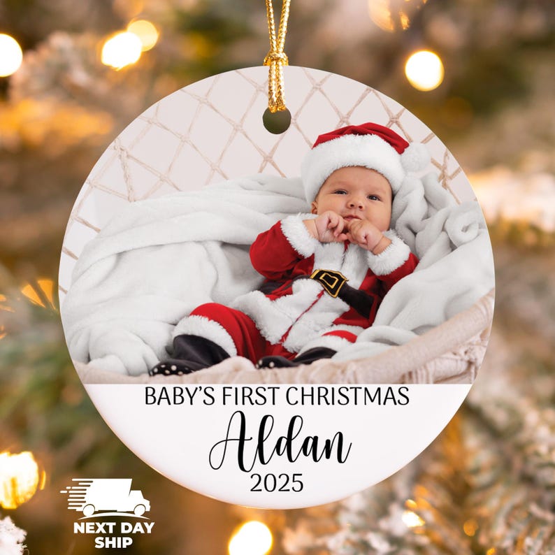 Adorno navideño personalizado para la primera Navidad del bebé, regalos de recuerdo para bebés, adorno navideño familiar, regalos para la primera Navidad, adorno con foto personalizada Ceramic