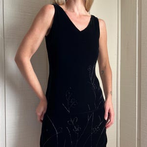 Vtg 90er Jahre Samt Minikleid, Vintage LBD, Kleines Schwarzes mit Perlenstickerei, Samt Minikleid