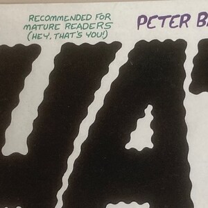 Pu&ograve; includere: Illustrazione in bianco e nero della parola "LAT" con un font ondulato e frastagliato. L'immagine &egrave; etichettata "Consigliato per lettori maturi (ehi, sei tu!)" e "Peter Bagge".