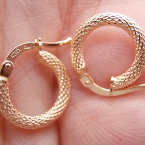 18k Gold Hoop Earrings / 18K Gold Women&#39;s Earrings / Shiny Gold Hoops, worked Gold / Italian Handmade Earring