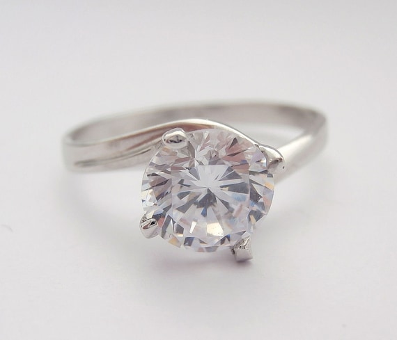 18K White Gold Ring / Valentino Style Ring With 7 Mm Solitaire 