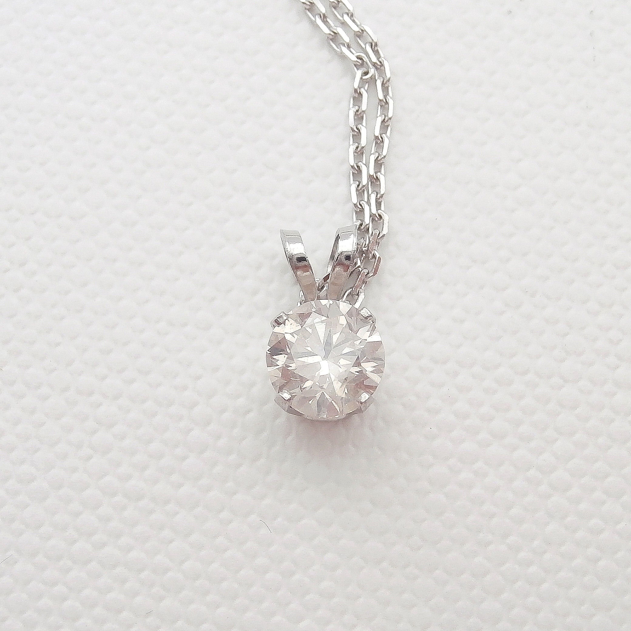 Pendentif En Or 18 Carats Avec Diamants - 0.14 Carat - 3.89 Grammes - Occasion