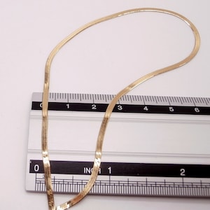 Collier à chevrons en or massif 18 carats - Collier chaîne à chevrons - Chaîne à maillons plats - Chaîne tendance en or - Fabriqué en Italie