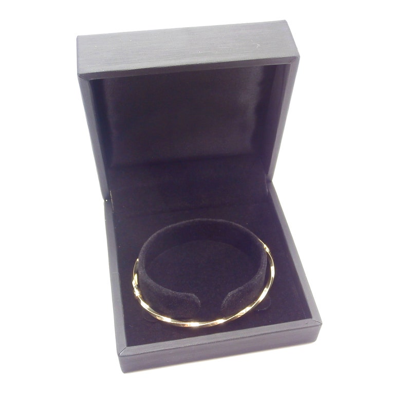 Women's 18KT yellow gold hoop bracelet - 18K Yellow Gold Bracelet - Bangle Bracelet - Gold Hoop bracelet • Italian Jewelry image 10