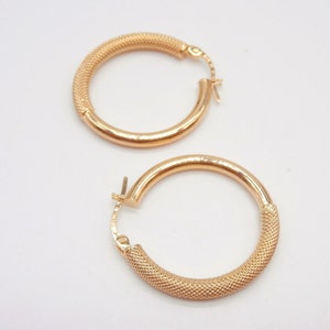 9K Gold knurled round barrel hoops / 9K Gold Women Earrings / Italian Earrings