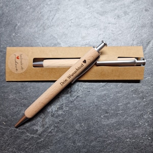 Kugelschreiber Personalisiert aus Holz mit Gravur