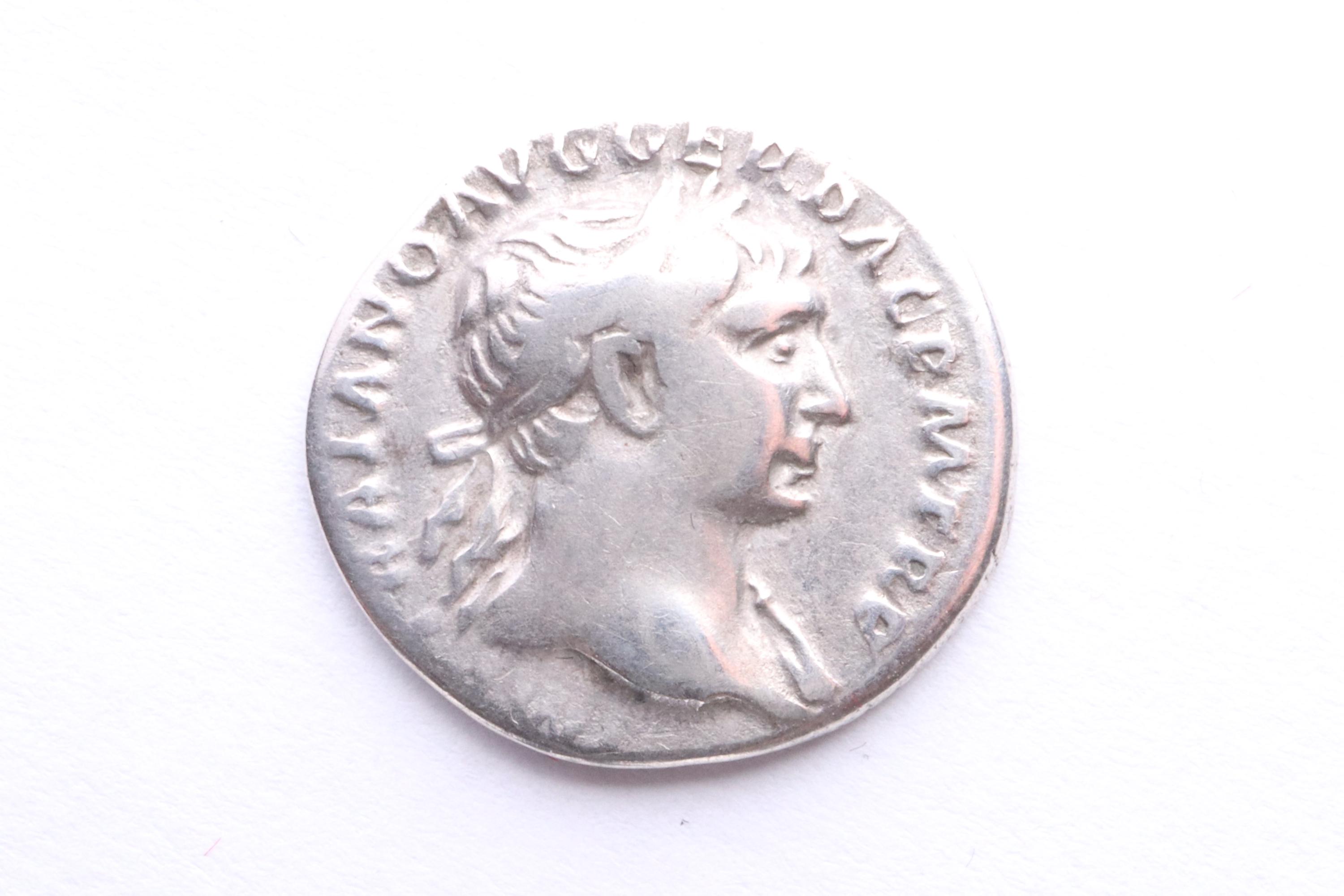 デナリウス銀貨　トラヤヌス トラヤヌス帝 98-117AD デナリウス銀貨 | 本物のローマのコイン