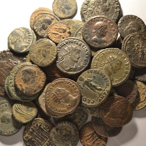 Oud-Romeins muntbronsKwaliteitRomeinse rijkartefactAuthentieke Romeinse muntRomeinse Griekse kunst1600 jaar oudConstantijn afbeelding 9