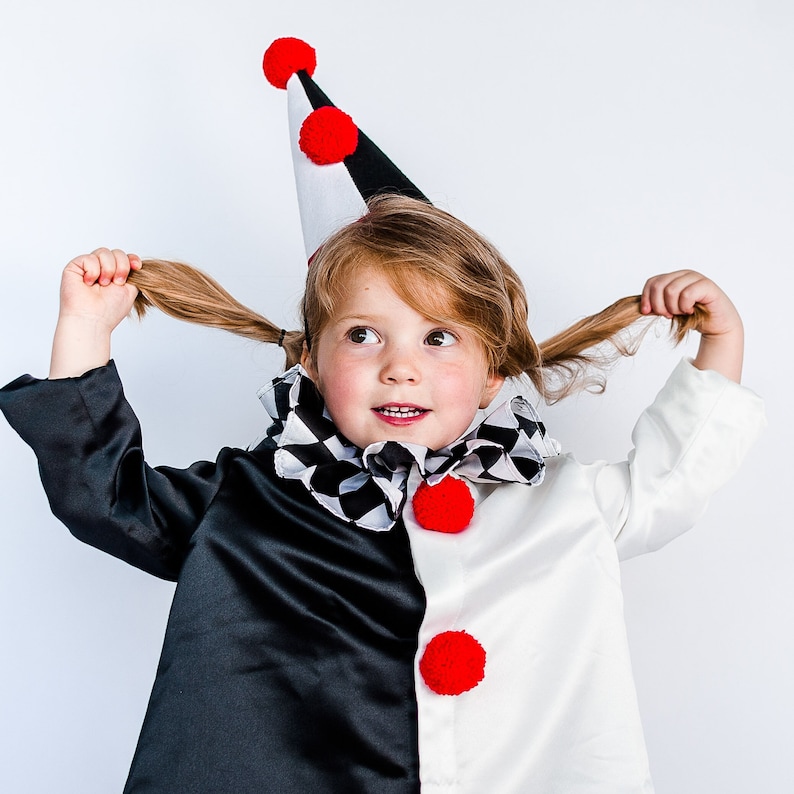 Black and white harlequin collar byt Atelier Spatz