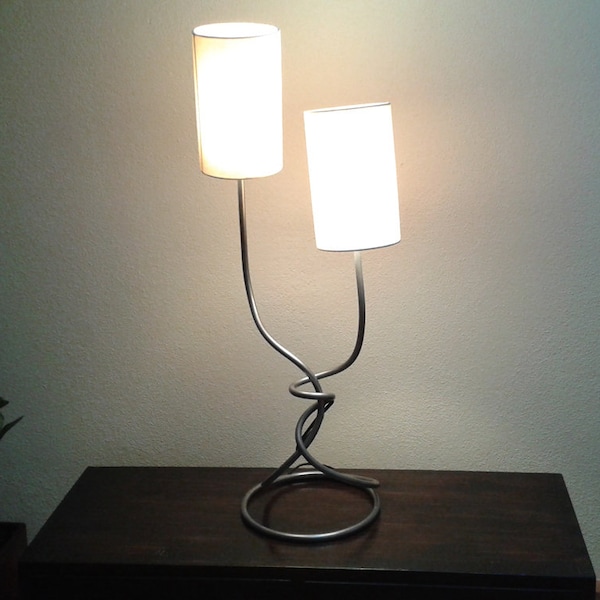 Lampe de table de base en fer forgé lampe de chevet de chambre avec deux abat-jours en coton beige 60cm de hauteur