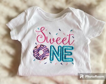 Sweet One 1st Birthday Shirt, Baby Girl First Birthday Outfit, Pink Toddler T-shirt, Birthday Party Shirt, One Year Old