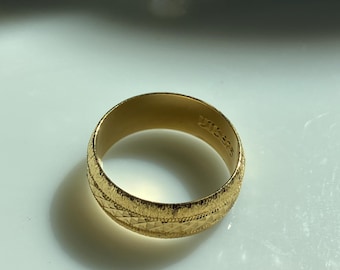 Anillo biselado vintage de plata de ley 925 chapado en oro, talla 8.5.