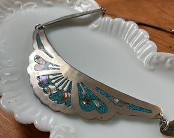 Collar babero vintage de plata esterlina de Taxco con turquesa triturada y nácar