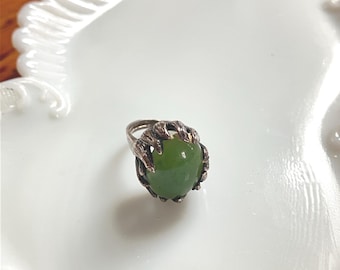 Anillo vintage de plata de ley 925 y nefrita, talla 4.5.