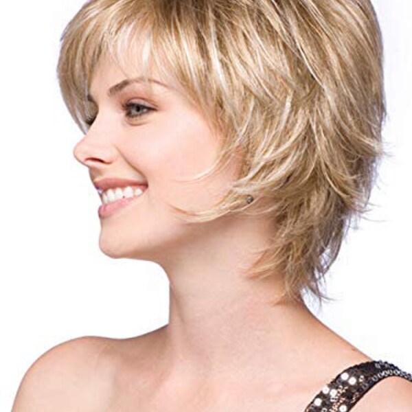 Short Blonde Pixie Cut Wig for  Women with Bangs Natural Wavy Synthetic Hair Wigs .