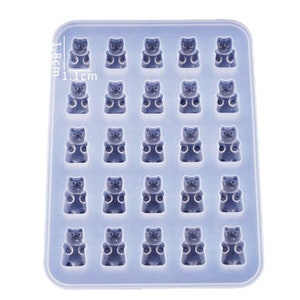 Peut inclure: Un moule en silicone transparent avec 25 formes d'ours en gélatine. Le moule mesure 1,1 pouce par 1,8 pouce.