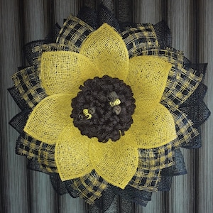 Bumble Bee Sunflower Wreath, Summer Wreath, Fall Wreath, Bumble Bee Wreath, Sunflower Wreath, Bee Wreath, Wreath, Poly Burlap Flower Wreath